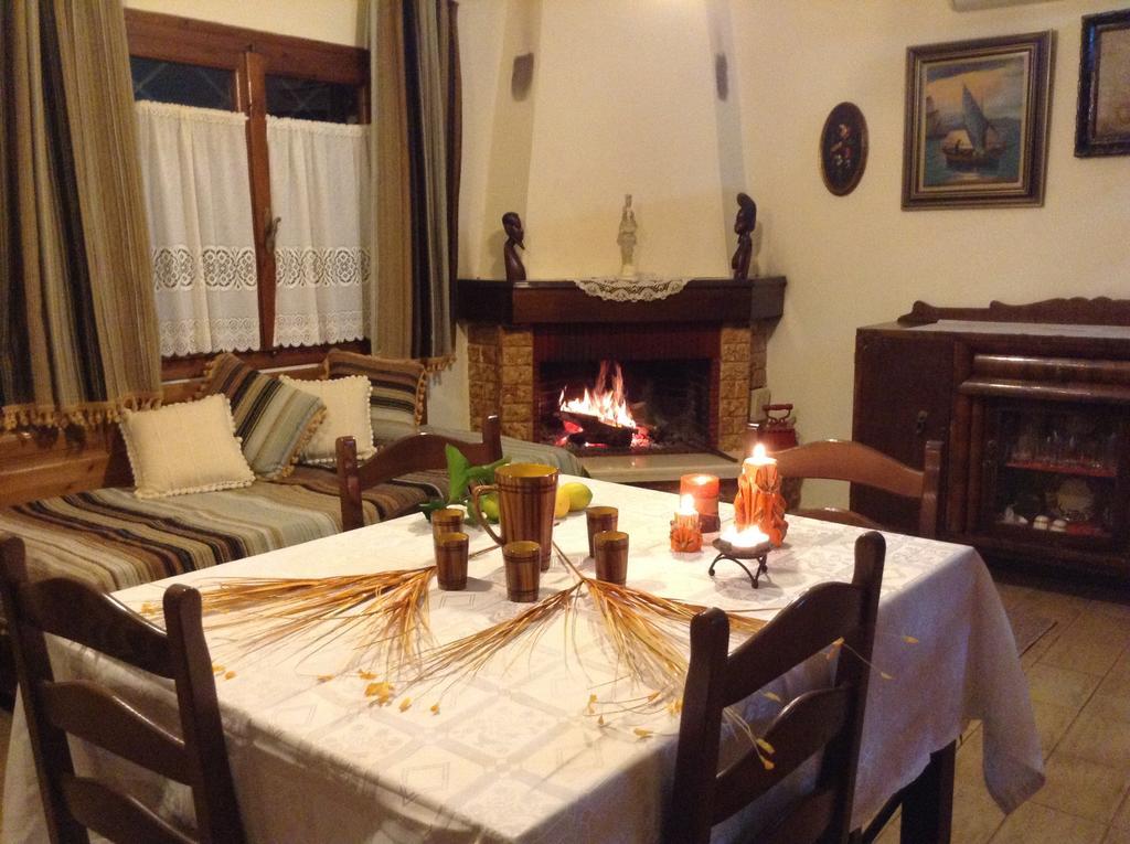 Menelaos Apartments Lefokastro Chambre photo
