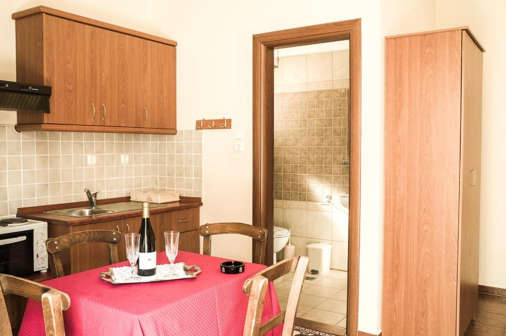 Menelaos Apartments Lefokastro Chambre photo