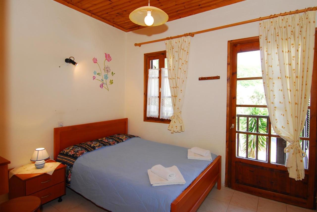 Menelaos Apartments Lefokastro Extérieur photo